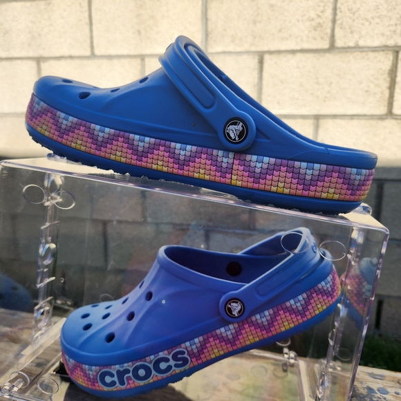 NEW Crocs BAYABAND CHEVRON BAND CLOG Size M 9 - W 11 - Picture 2 of 6